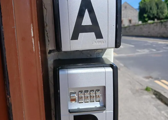 Sligo City Apartment Гостевой дом Слайго